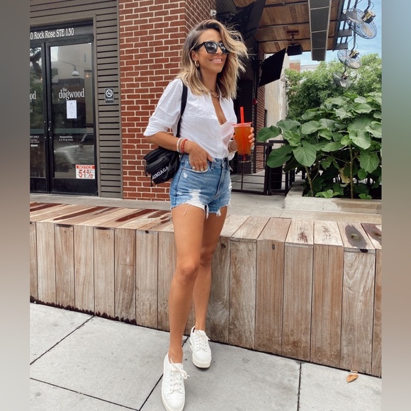 Abercrombie & Fitch High Rise Mom Shorts Size 28 Distressed Denim Shorts - Picture 3 of 6